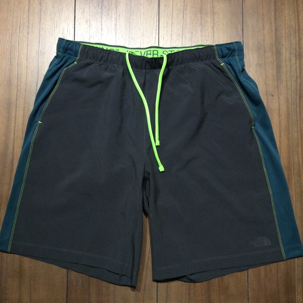 Brand NEW Men’s North Face FlashDry Shorts